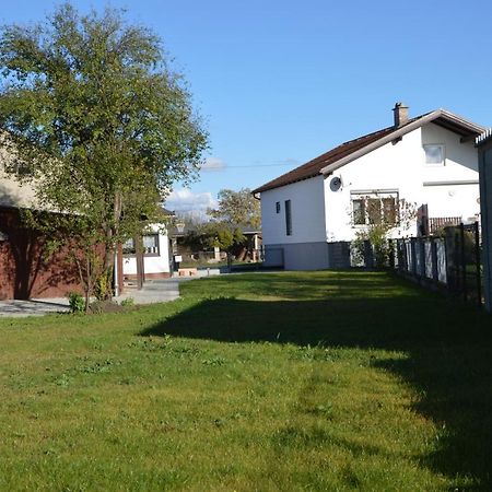 Kinderlachen Garantiert Lutzmannsburg Buitenkant foto