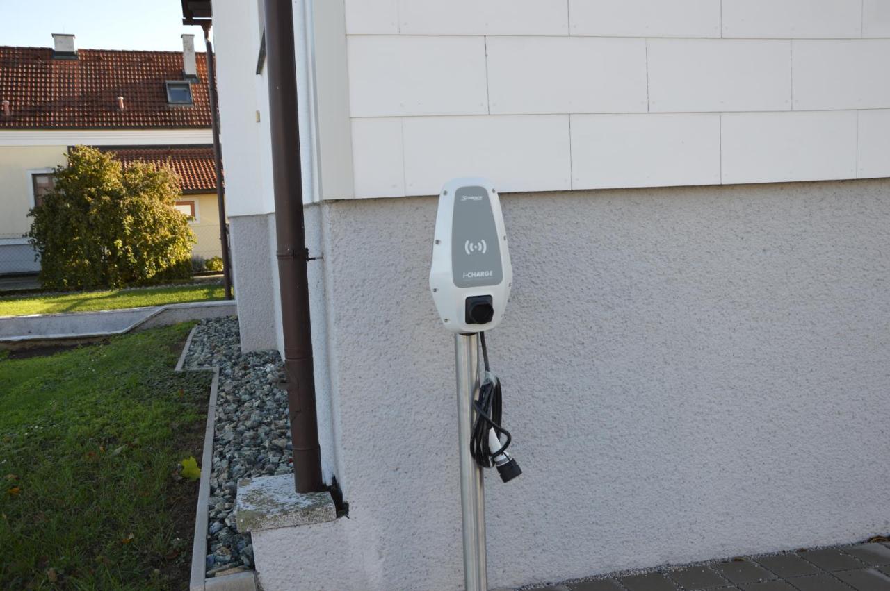 Kinderlachen Garantiert Lutzmannsburg Buitenkant foto